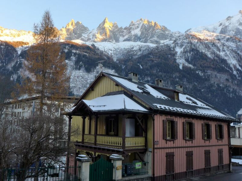 Le Chalet Suisse