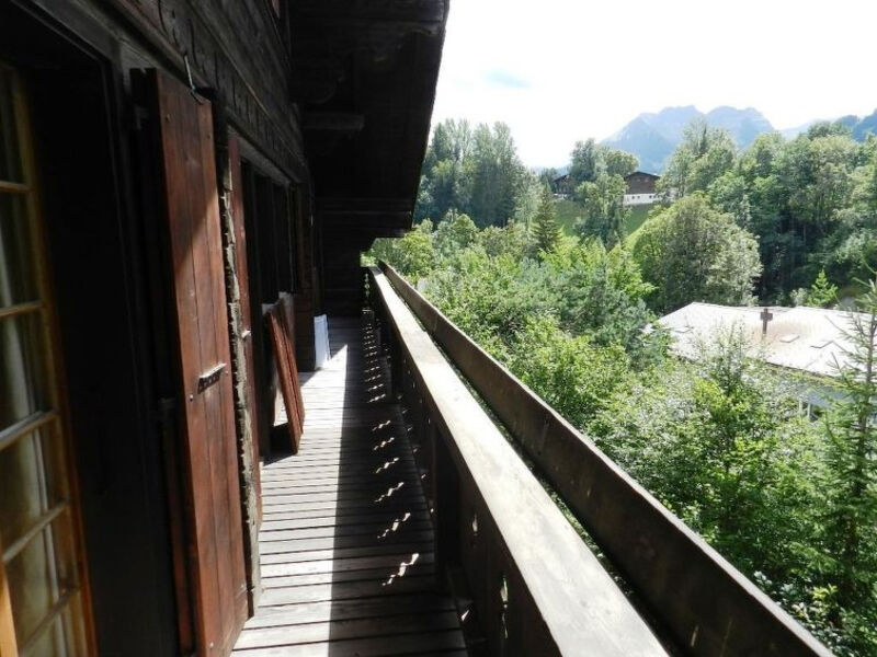 Tree-Tops, Chalet